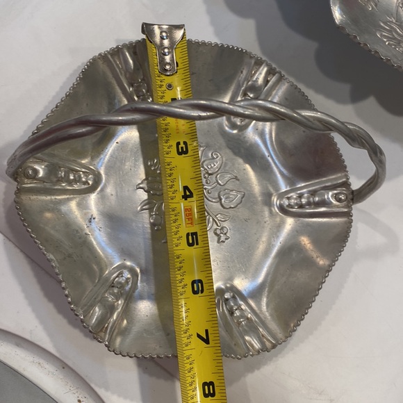 Mid Century 50’s Lazy Susan aluminum tray & a basket hand forged floral vintage - Picture 12 of 16
